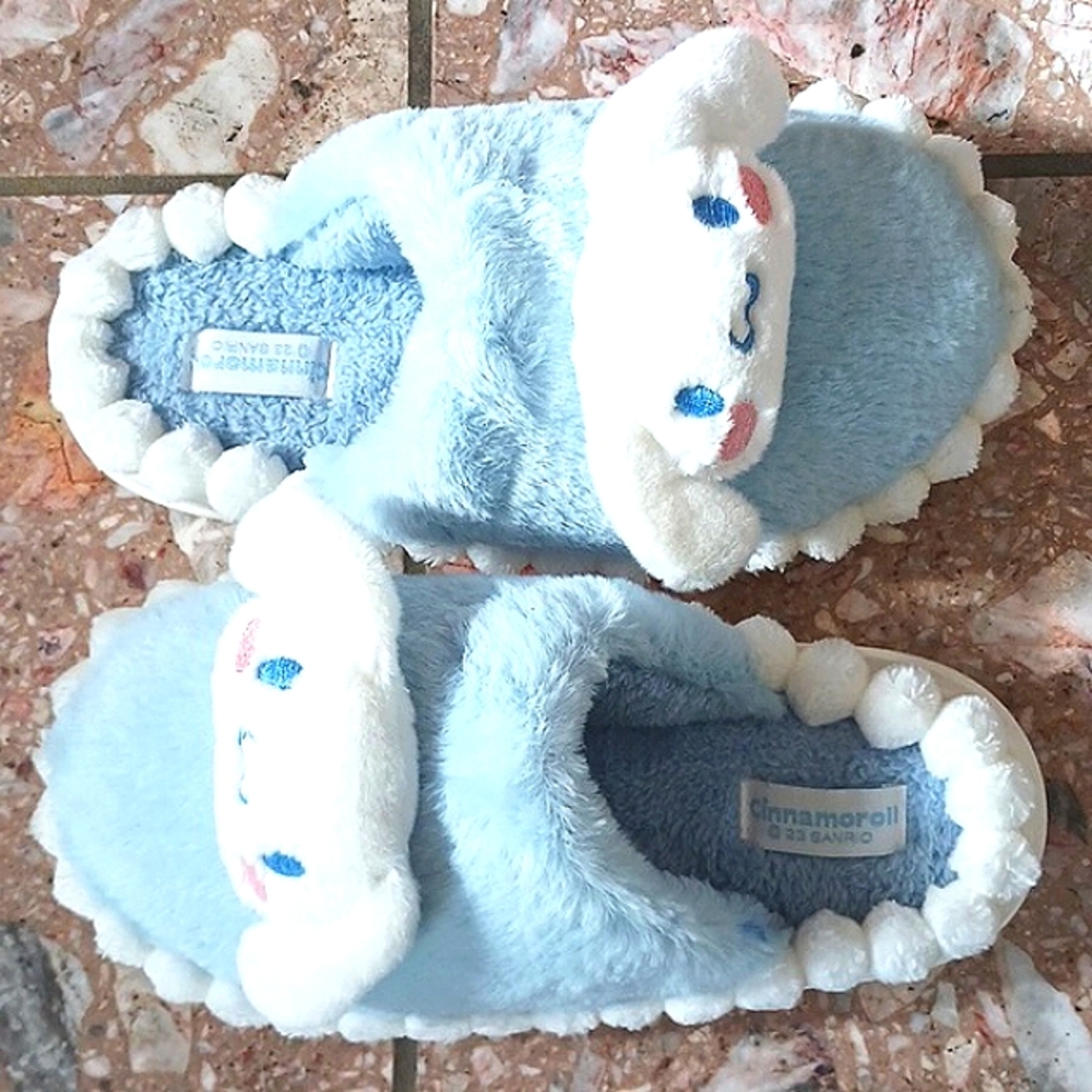 NWOT Cinnamoroll Sanrio Muti-Colored Plush Uniquely Designed Women's Slippers - Picture 8 of 11